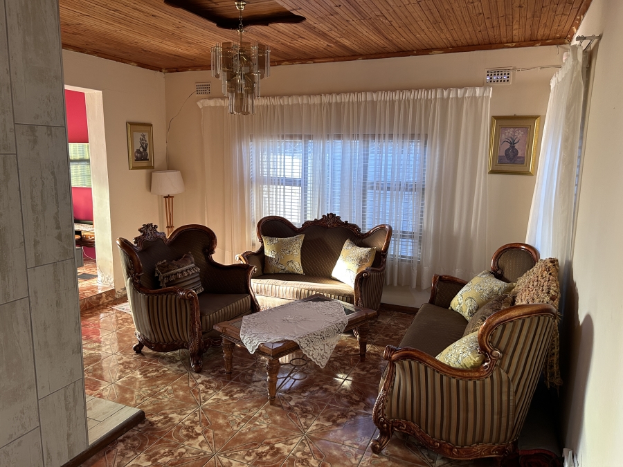 3 Bedroom Property for Sale in Peerless Park West Western Cape